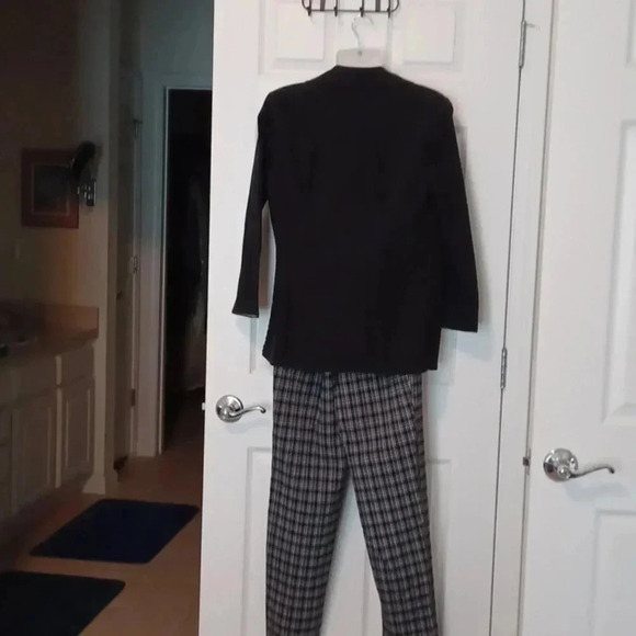 💙🏍PANTSUIT has layered look to it - Picture 6 of 12